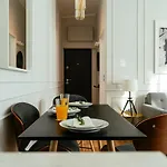 Bright 2br Flat - Palace Hall - Charming Balcony Apartament