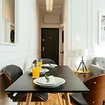 Bright 2br Flat - Palace Hall - Charming Balcony Apartament *