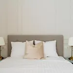 Apartament Bright 2br Flat - Palace Hall - Charming Balcony Bucureşti