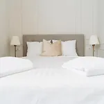 Apartament Bright 2br Flat - Palace Hall - Charming Balcony