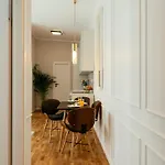 Apartament Bright 2br Flat - Palace Hall - Charming Balcony Bucureşti