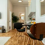 Bright 2br Flat - Palace Hall - Charming Balcony * Bucureşti