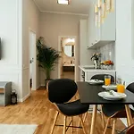 Bright 2br Flat - Palace Hall - Charming Balcony Apartament *
