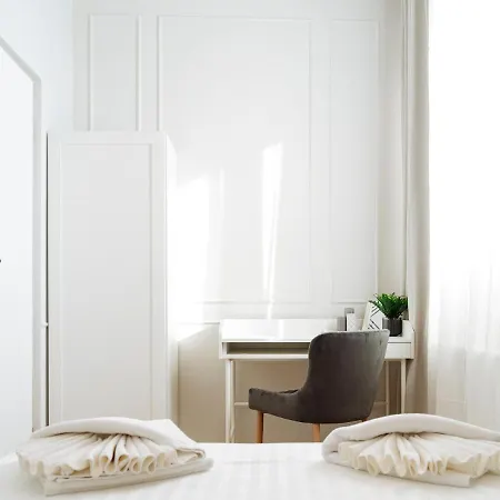 Bright 2br Flat - Palace Hall - Charming Balcony Apartamento Bucarest