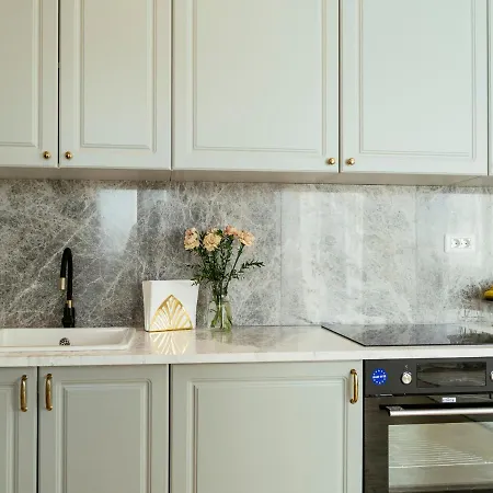 Bright 2br Flat - Palace Hall - Charming Balcony *