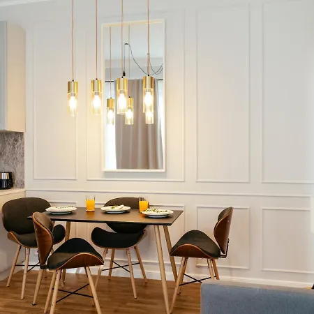 Bright 2br Flat - Palace Hall - Charming Balcony * Бухарест
