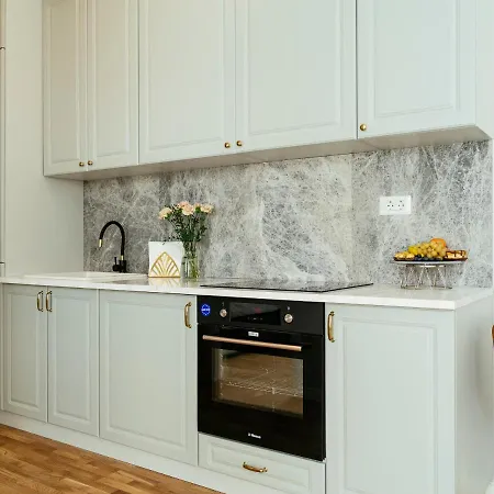 Bright 2br Flat - Palace Hall - Charming Balcony Apartamento