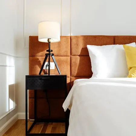 Bright 2br Flat - Palace Hall - Charming Balcony *