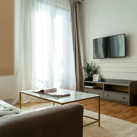 Bright 2br Flat - Palace Hall - Charming Balcony דירה בוקרשט