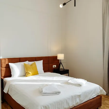 Bright 2br Flat - Palace Hall - Charming Balcony *