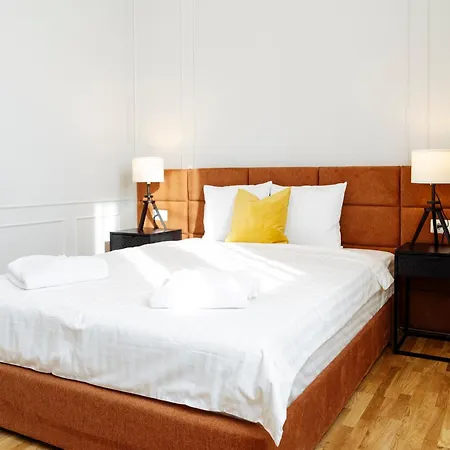 Apartamento Bright 2br Flat - Palace Hall - Charming Balcony Bucarest