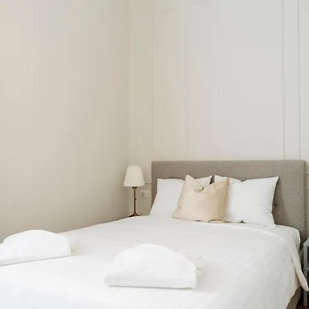 Bright 2br Flat - Palace Hall - Charming Balcony * Βουκουρέστι