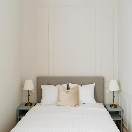 Apartamento Bright 2br Flat - Palace Hall - Charming Balcony *