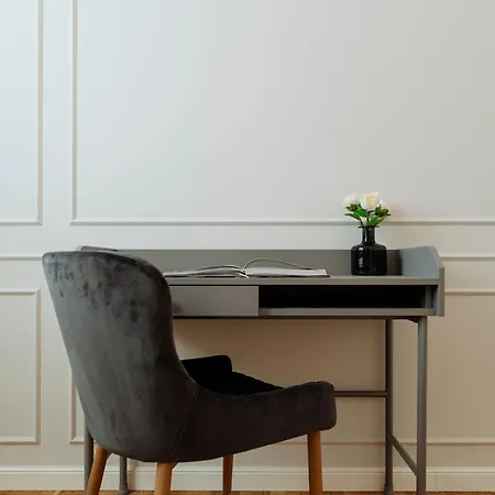 Bright 2br Flat - Palace Hall - Charming Balcony *