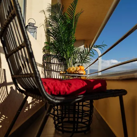Bright 2br Flat - Palace Hall - Charming Balcony Бухарест