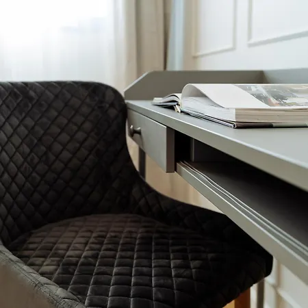 Apartamento Bright 2br Flat - Palace Hall - Charming Balcony *