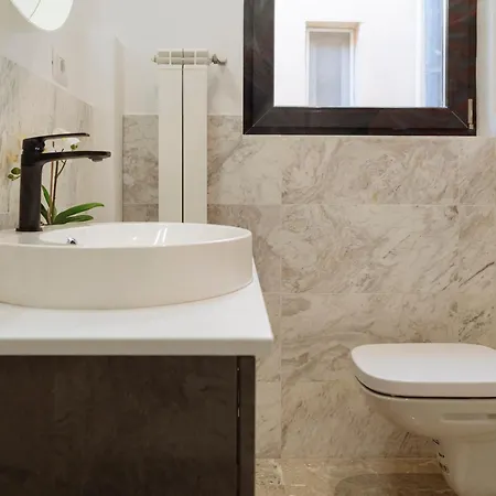 Bright 2br Flat - Palace Hall - Charming Balcony Βουκουρέστι