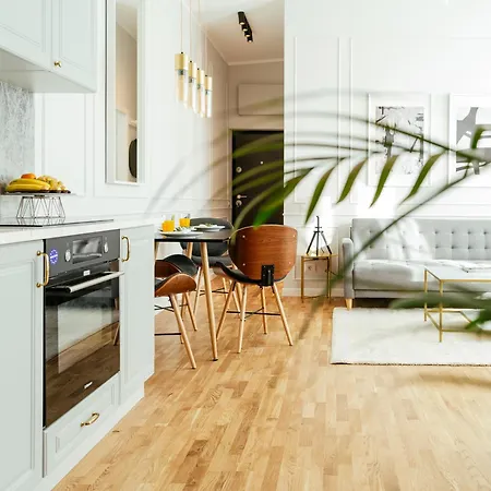 Bright 2br Flat - Palace Hall - Charming Balcony דירה בוקרשט