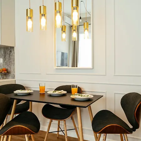 Bright 2br Flat - Palace Hall - Charming Balcony * Βουκουρέστι