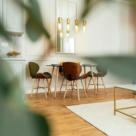 Διαμέρισμα Bright 2br Flat - Palace Hall - Charming Balcony Βουκουρέστι