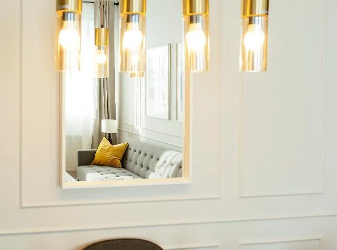 Апартаменти Bright 2br Flat - Palace Hall - Charming Balcony Бухарест