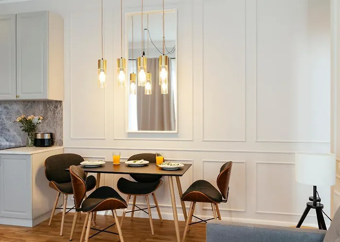 Bright 2br Flat - Palace Hall - Charming Balcony * Бухарест