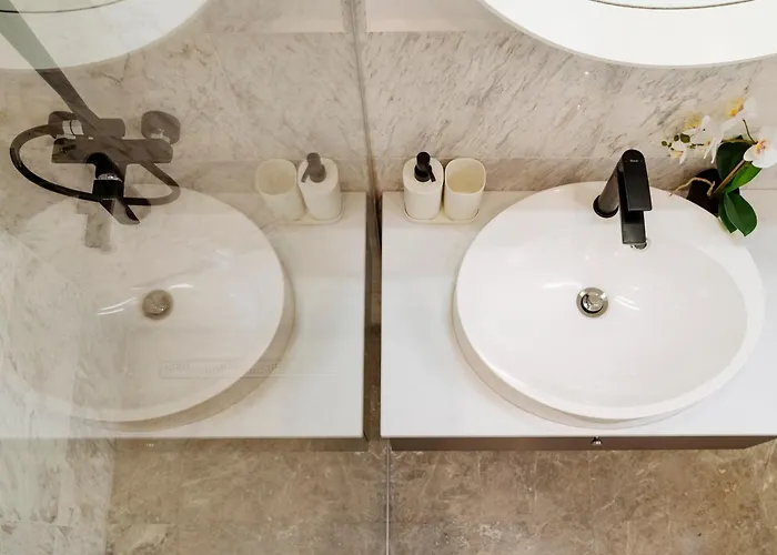 Bright 2br Flat - Palace Hall - Charming Balcony *