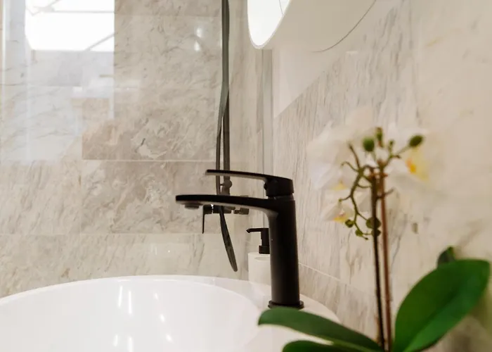 Bright 2br Flat - Palace Hall - Charming Balcony