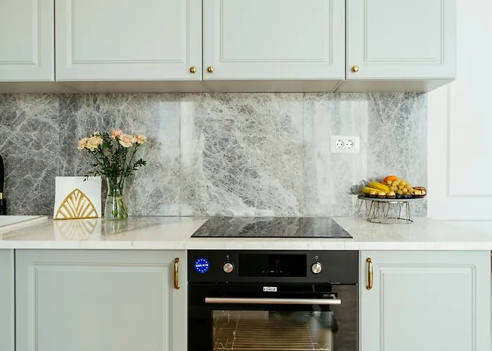 Апартаменти Bright 2br Flat - Palace Hall - Charming Balcony