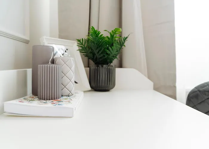 Bright 2br Flat - Palace Hall - Charming Balcony