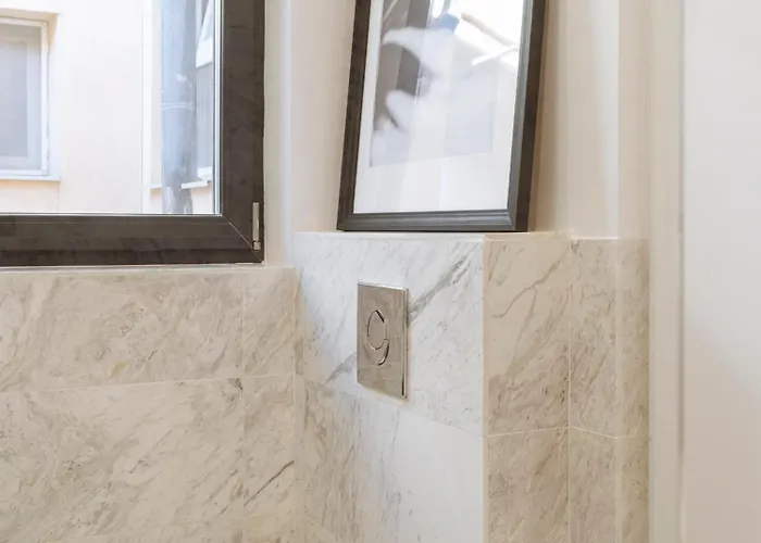 Bright 2br Flat - Palace Hall - Charming Balcony Бухарест