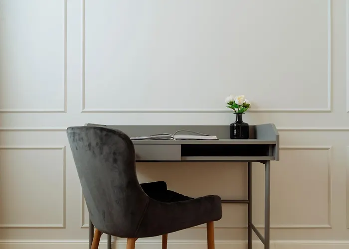 Bright 2br Flat - Palace Hall - Charming Balcony *