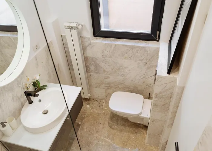 Apartman Bright 2br Flat - Palace Hall - Charming Balcony