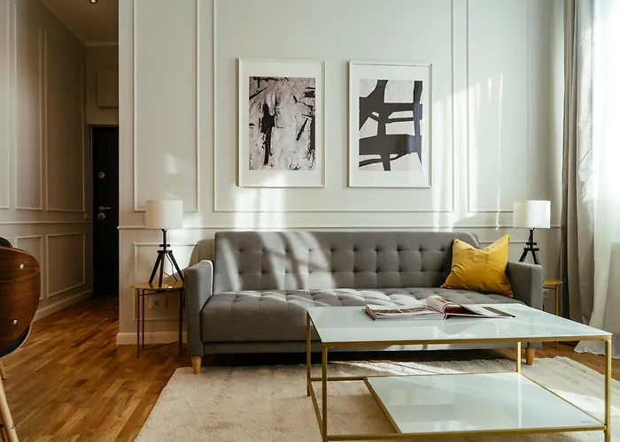 Bright 2br Flat - Palace Hall - Charming Balcony Апартаменти Бухарест