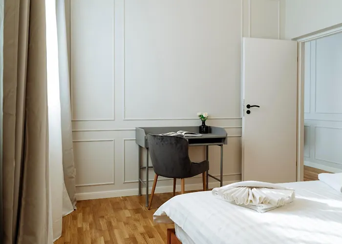 Bright 2br Flat - Palace Hall - Charming Balcony * ブカレスト