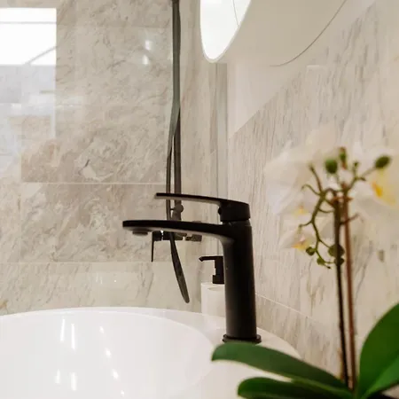 Bright 2br Flat - Palace Hall - Charming Balcony