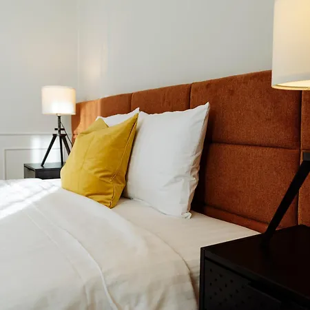 Bright 2br Flat - Palace Hall - Charming Balcony Appartement