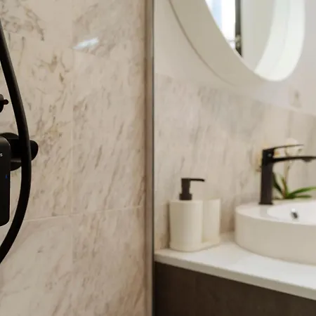 Bright 2br Flat - Palace Hall - Charming Balcony Appartement Boekarest