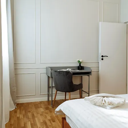 Bright 2br Flat - Palace Hall - Charming Balcony * Boekarest