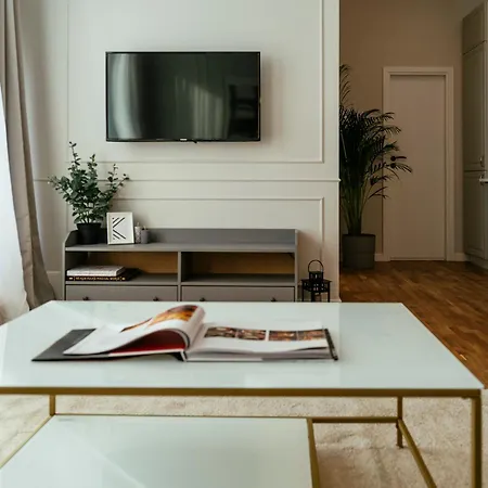 Bright 2br Flat - Palace Hall - Charming Balcony