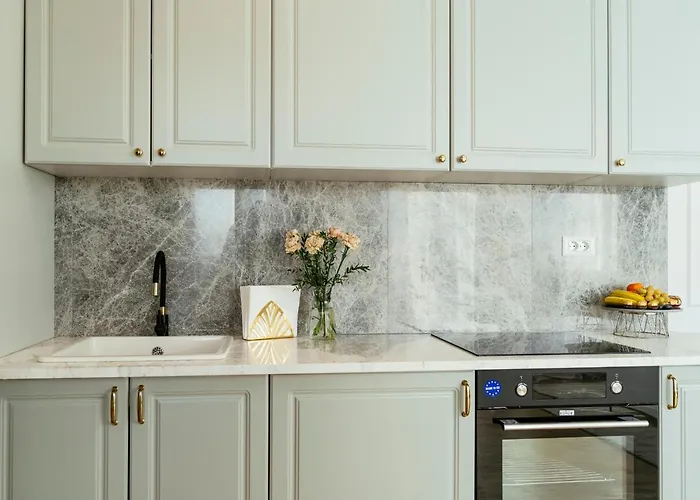 Bright 2br Flat - Palace Hall - Charming Balcony *