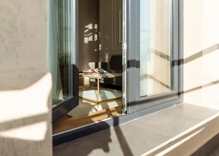 Bright 2br Flat - Palace Hall - Charming Balcony *