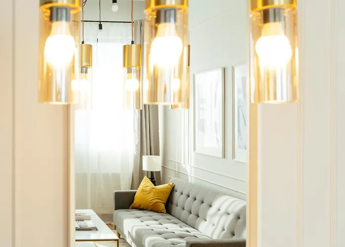 Bright 2br Flat - Palace Hall - Charming Balcony *