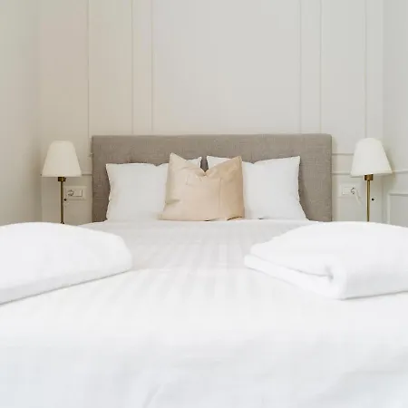 Apartament Bright 2br Flat - Palace Hall - Charming Balcony