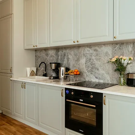 Apartament Bright 2br Flat - Palace Hall - Charming Balcony