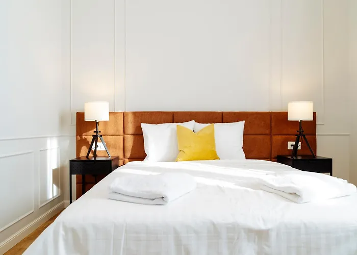 Apartment Bright 2br Flat - Palace Hall - Charming Balcony *