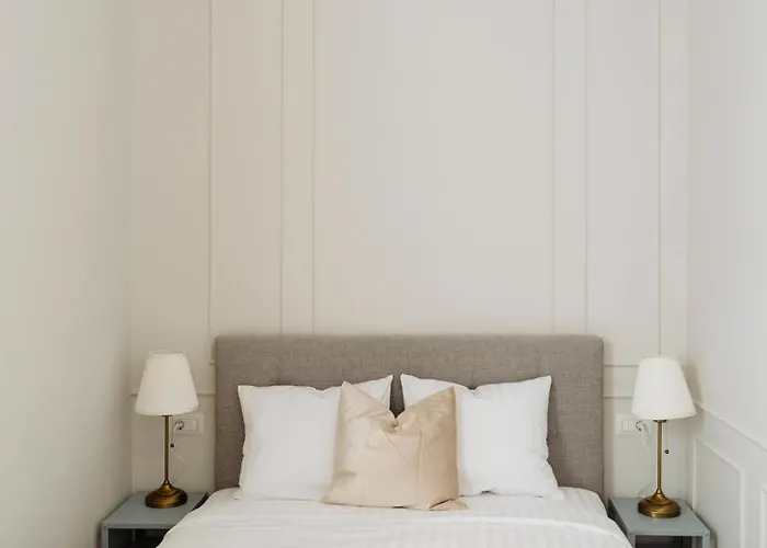 Apartment Bright 2br Flat - Palace Hall - Charming Balcony *
